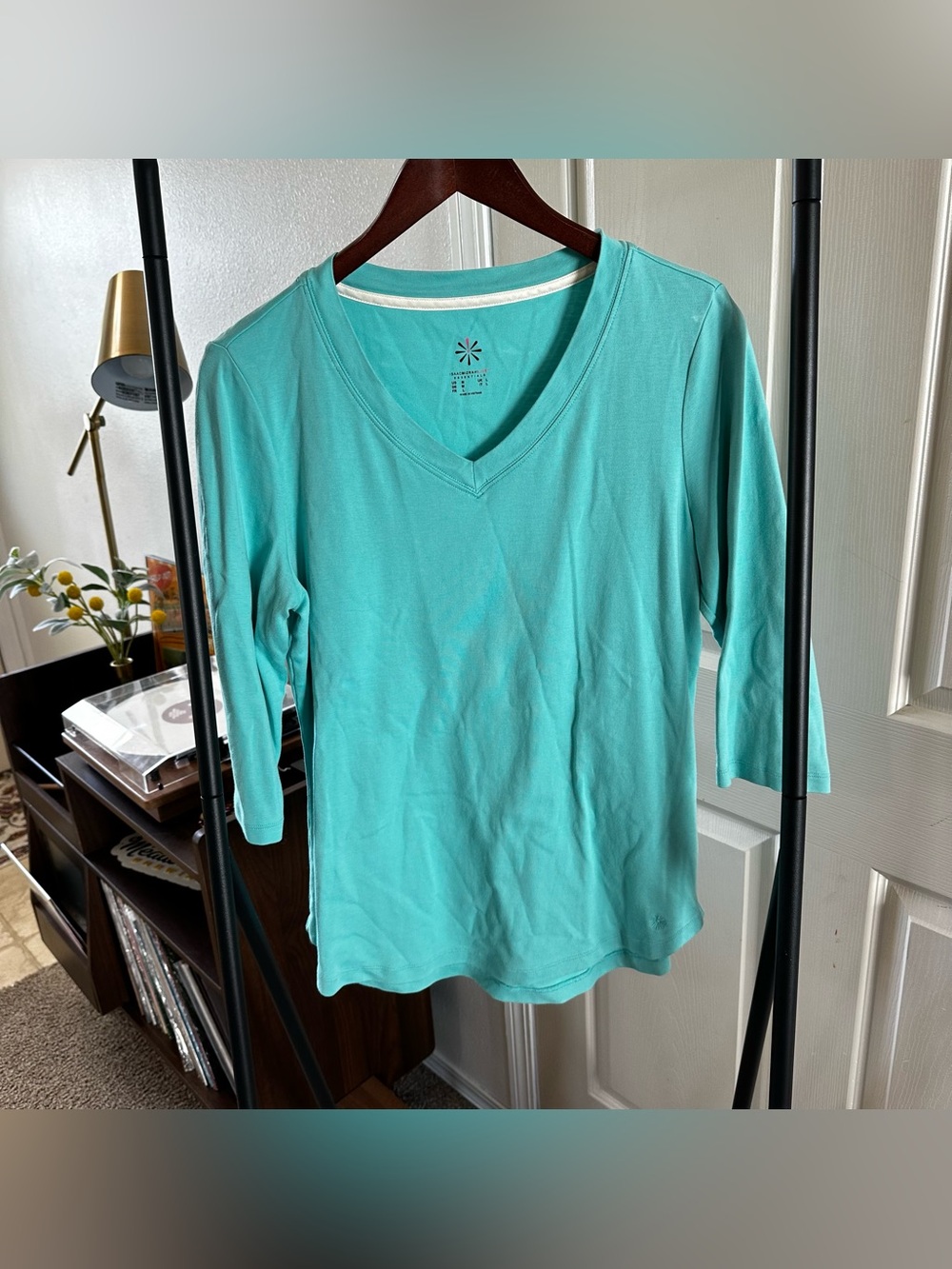 Isaac Mizrahi 3/4 Sleeve V-Neck Top - Aqua 🦋